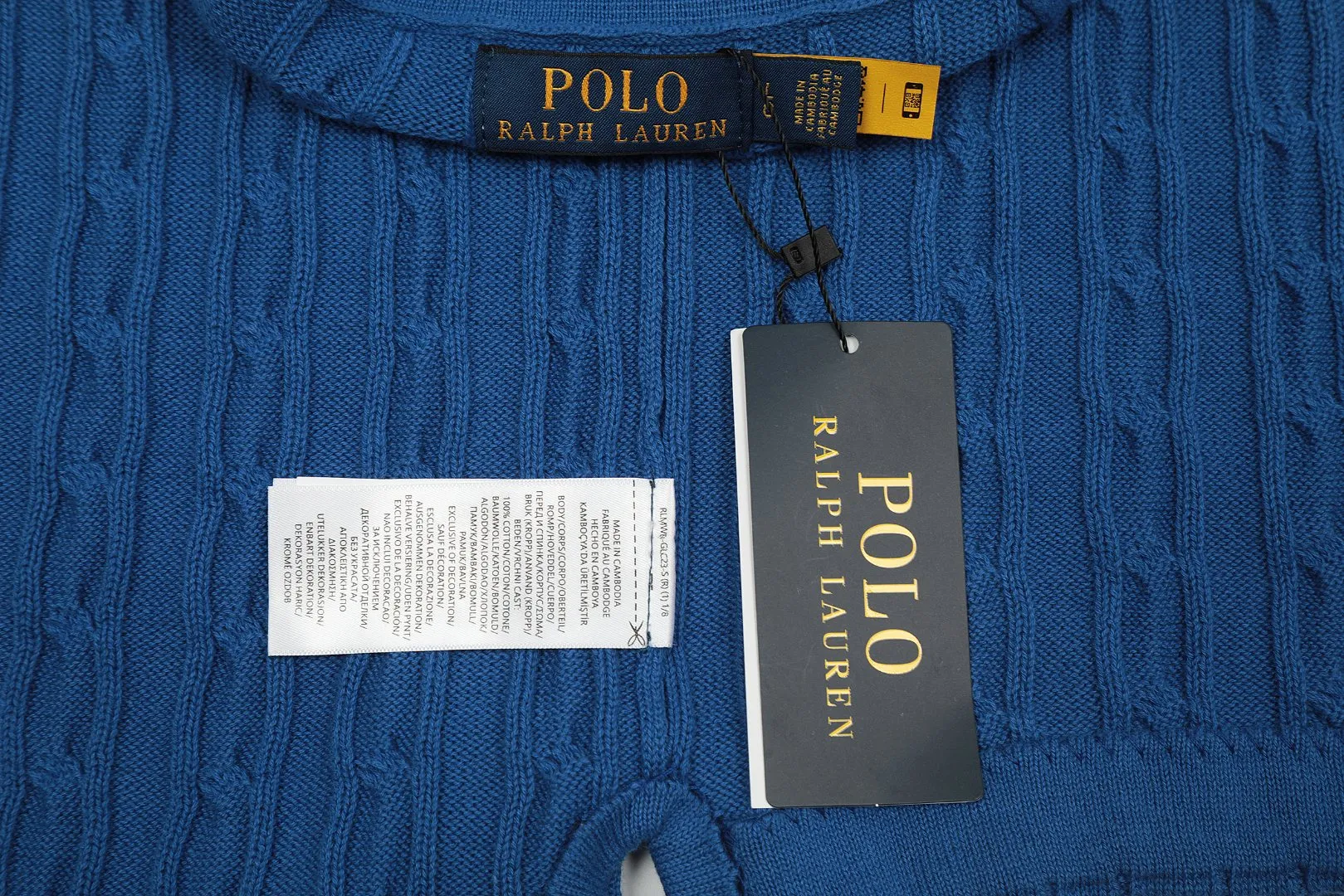 🅿️176 "Top quality" Style number: DS022# (not off the shelves all year round) [Ralph Lauren POLO lapel solid color pony embroidered logo knitted short sleeves] ✅Ralph Lauren Ralph Lauren classic basic versatile all-season cardigan knitted short sleeves ✅Main supplier platform live broadcast Wholesale entities Replenish when out of stock Not off the shelves ✅ZP quality 1:1 version Scan the code to enter the GF website Counter quality ✅Details and quality are the only one in Guangzhou. Imported quality cotton yarn focuses on high-end and cost-effective. Needless to say good quality. ✅The version is restored to the original order. The maximum size can be worn up to 160 pounds. Loose, comfortable and stress-free.